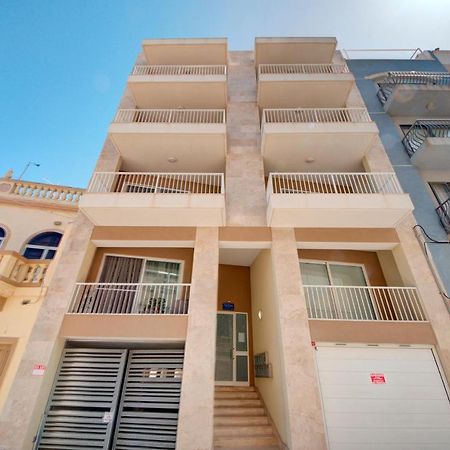Modern Seaside 2 Bedroom Penthouse With Sea Views Сейнт Полс Бей Екстериор снимка