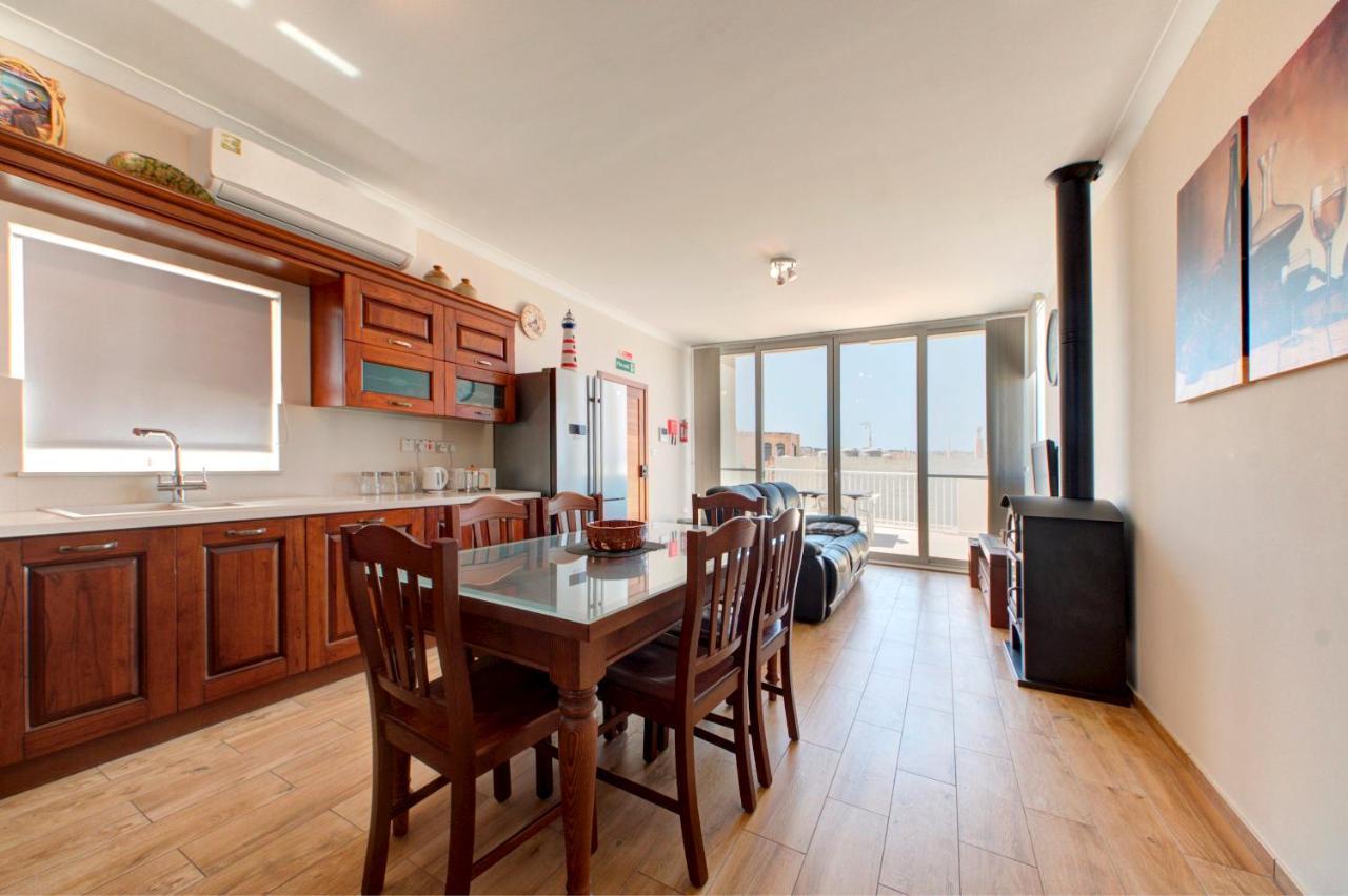 Modern Seaside 2 Bedroom Penthouse With Sea Views Сейнт Полс Бей Екстериор снимка